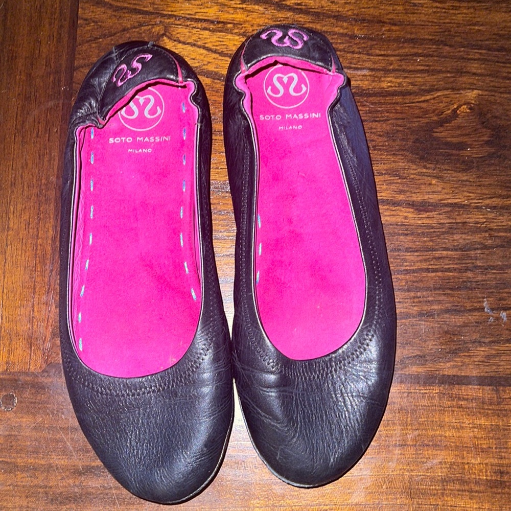 Soto Massini flats black